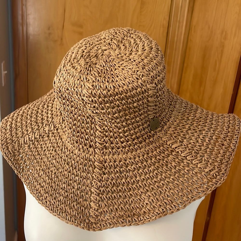 Rip curl shapeable & crushable summer straw hat